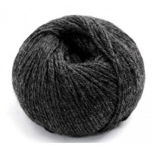 Anthracite alpaca yarn